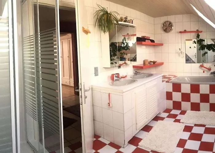 With 2 Bedrooms Prázdninový dům *